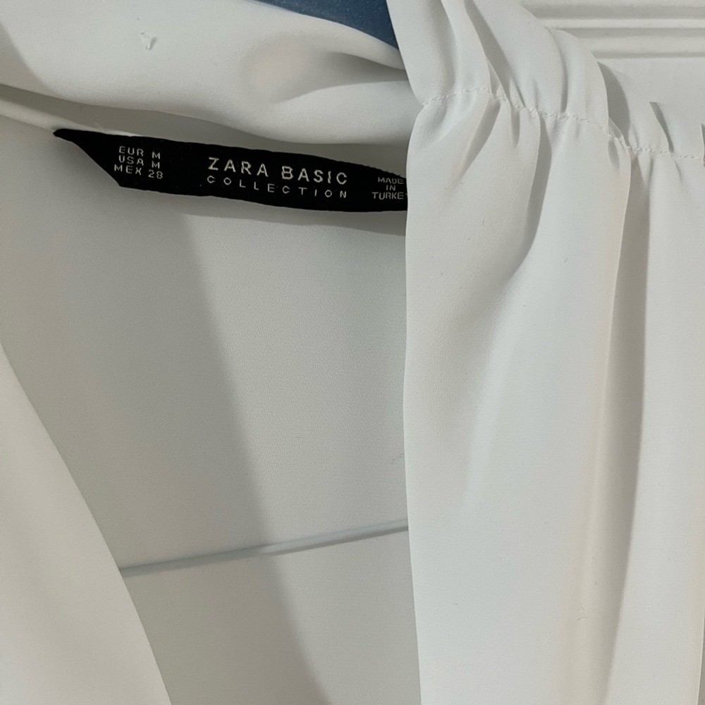 Zara basic collection blouse medium - Picture 2 of 4